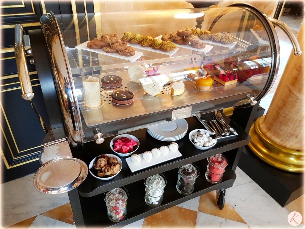 La Réserve Paris Hotel ans Spa tea time goûter gourmand