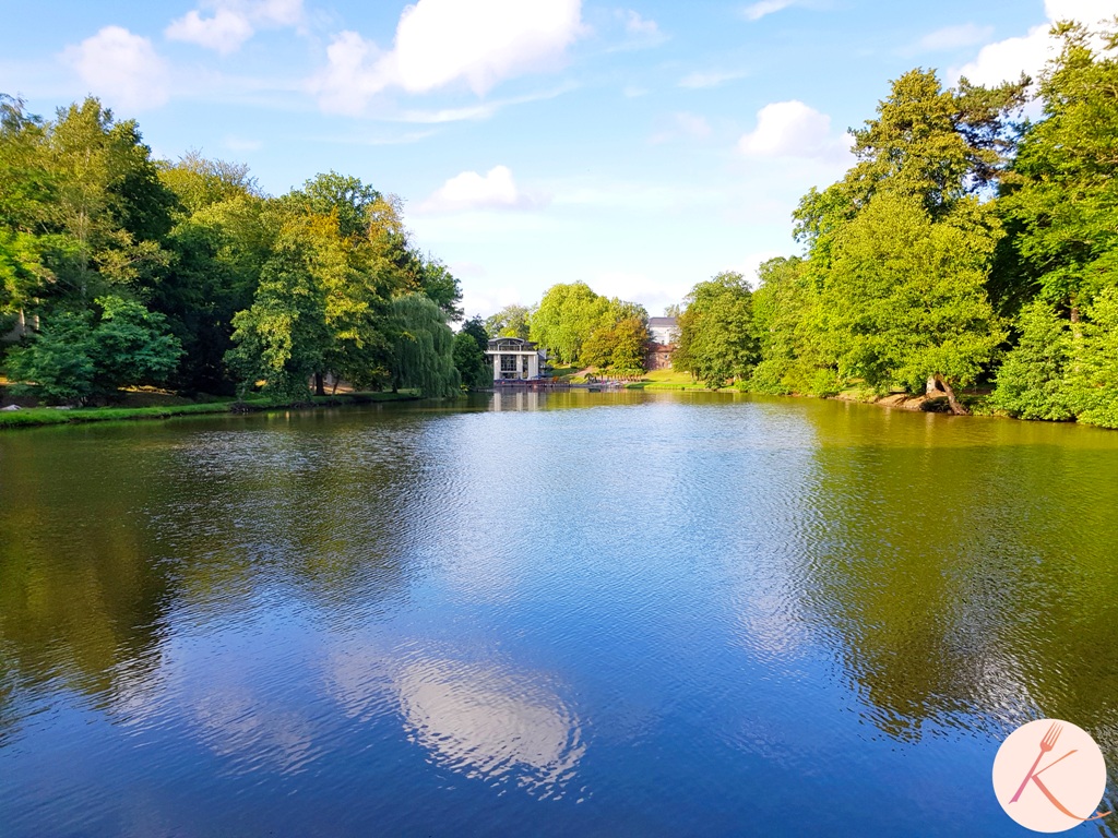 Le lac du ForgesHotel dans le domaine de Forges