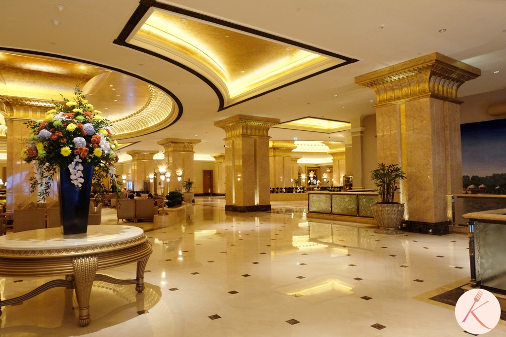 Découvrir Abu Dhabi : le lobby de l'Emirates Palace
