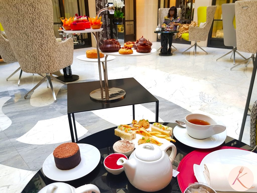 Le Burgundy Paris : l'afternoon tea l'Invitation au voyage