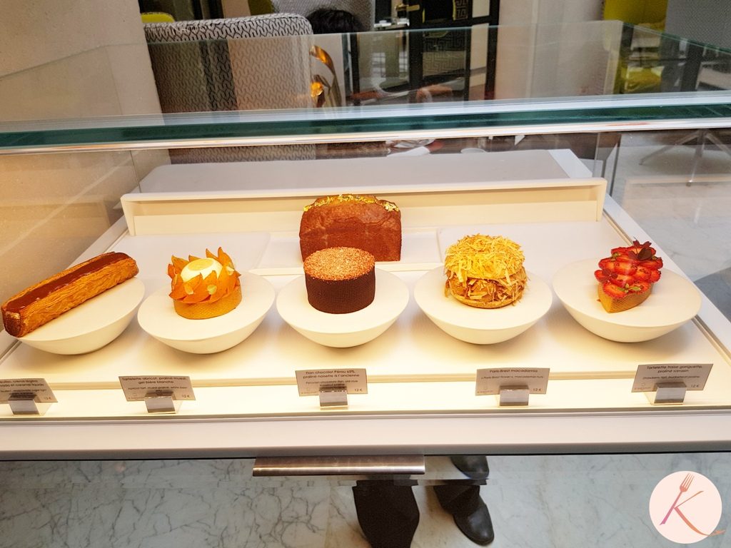 Le Burgundy Paris : les pâtisseries à l'assiette du tea time