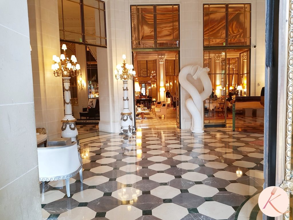 Le lobby de l'hôtel Le Meurice